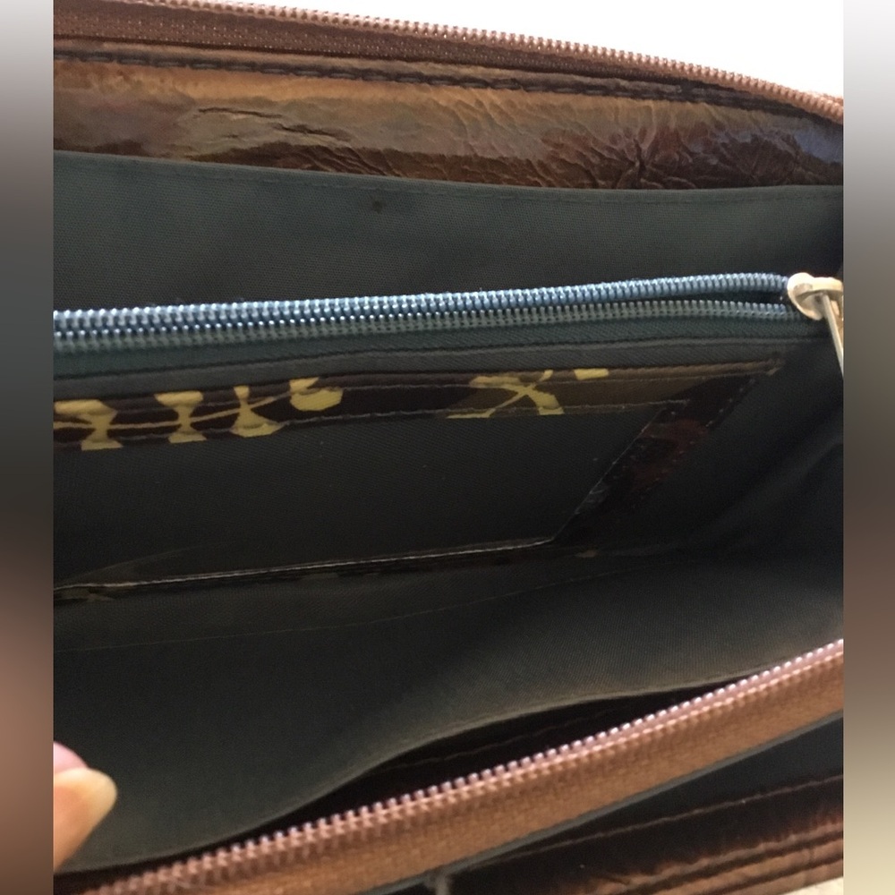 Target Floral Pattern Zip Wallet in Brown and Navy - Picture 4 of 9